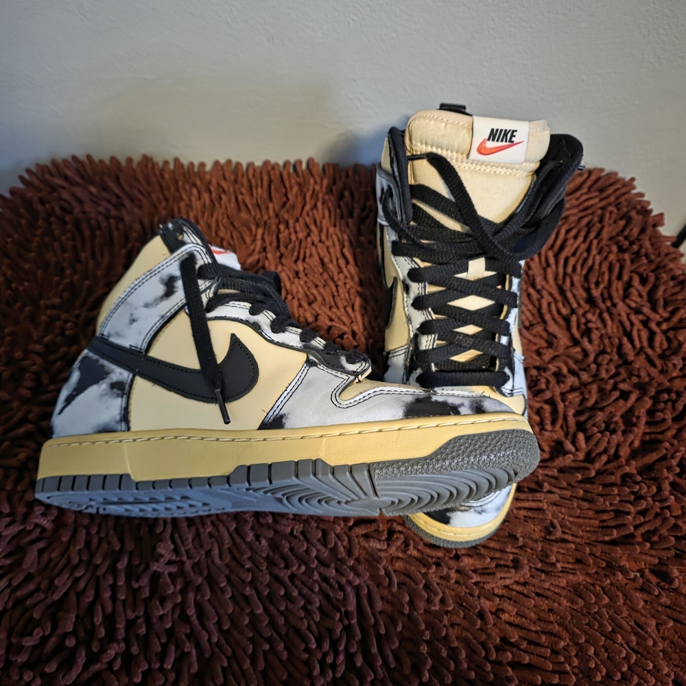 Nike Dunk High 1985 Black and Cream Sneakers - Picture 6 of 7